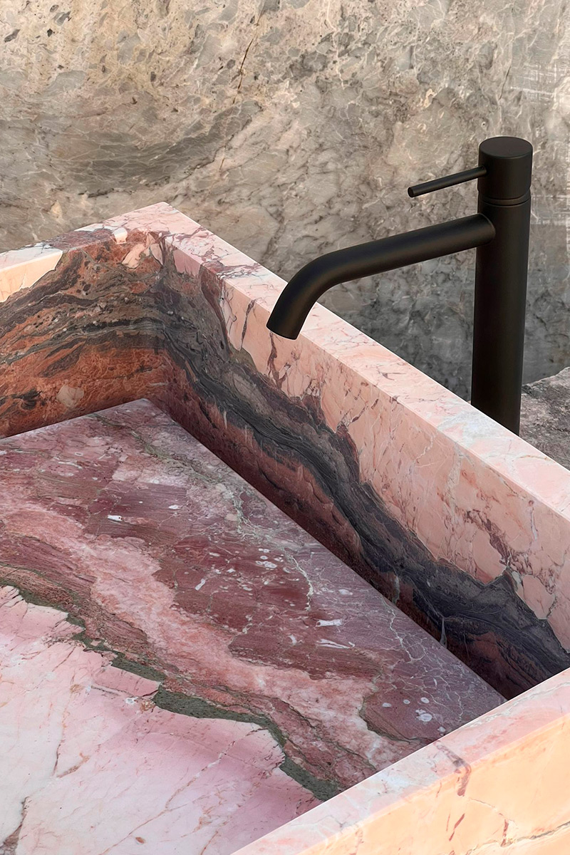 Breccia Medicea dell'Acquasanta sink AQ003